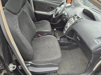 Toyota Yaris 1.0 12v picture 8