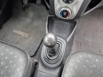 Toyota Yaris 1.0 12v picture 7