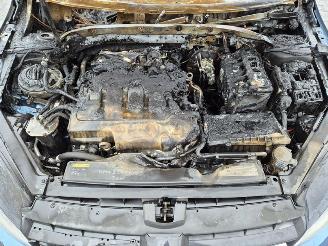 Volkswagen Golf 1.6 TDi picture 5