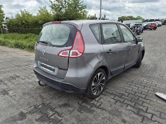 demontáž osobní automobily Renault Scenic 1.5 DCi 2012/1