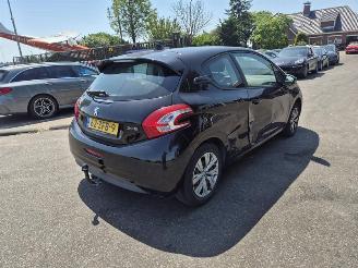 Unfallwagen Peugeot 208 1.2 Vti 2012/10