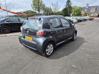 krockskadad bil auto Toyota Aygo 1.0 2010/6