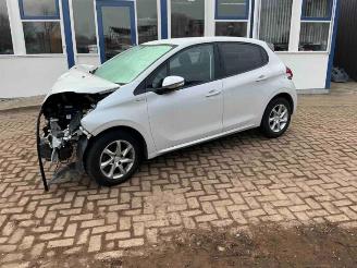 demontáž osobní automobily Peugeot 208 208 I (CA/CC/CK/CL), Hatchback, 2012 / 2019 1.2 Vti 12V PureTech 82 2015/10