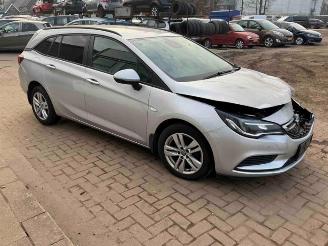 Coche siniestrado Opel Astra Astra K Sports Tourer, Combi, 2015 / 2022 1.6 CDTI 110 16V 2017
