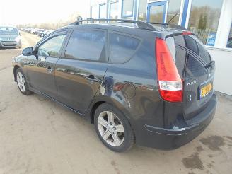 Hyundai I-30 Crosswagon 1.4i-Motion Buisiness picture 3