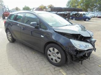 Opel Astra Astra J Sports Tourer (PD8/PE8/PF8), Combi, 2010 / 2015 1.7 CDTi 16V picture 2