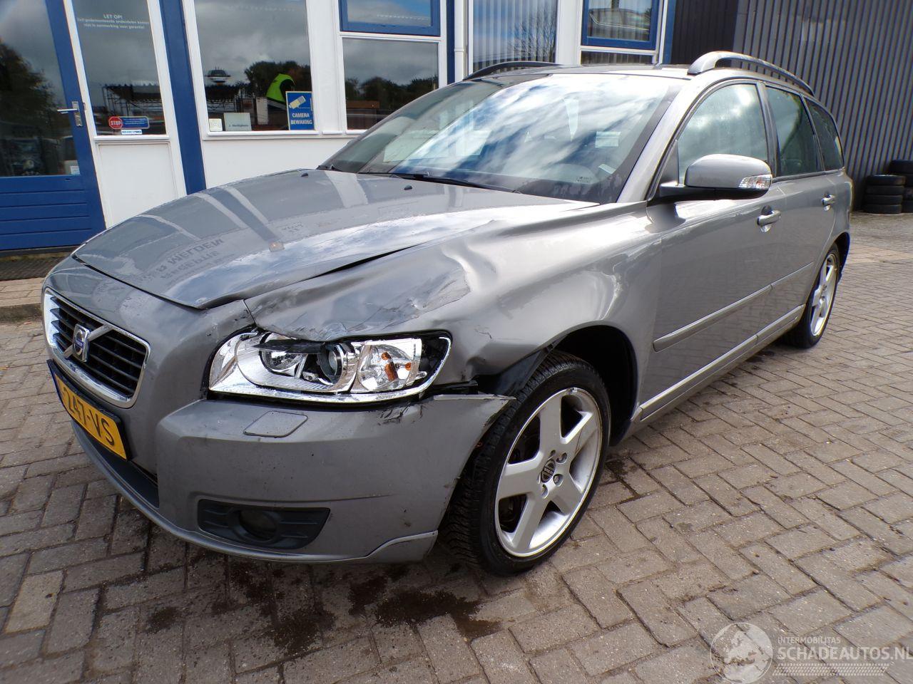 Volvo V-50 2.5 T5 AWD Momentum