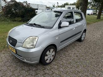 Damaged car Kia Picanto  2006/1