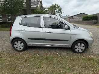 Kia Picanto  picture 6