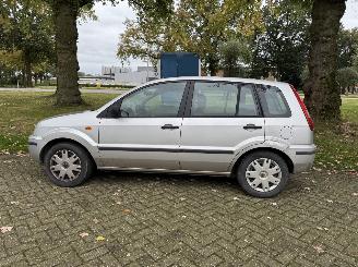 Ford Fusion  picture 2