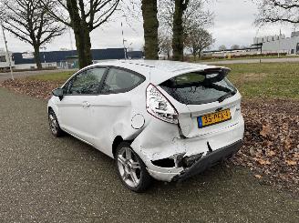 Ford Fiesta  picture 3