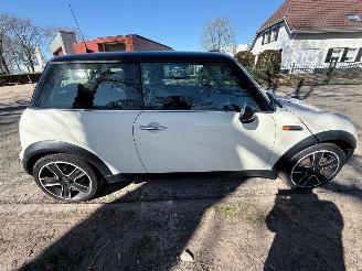 Mini Cooper S 85 kW (116 PK) 1598 cc. picture 5