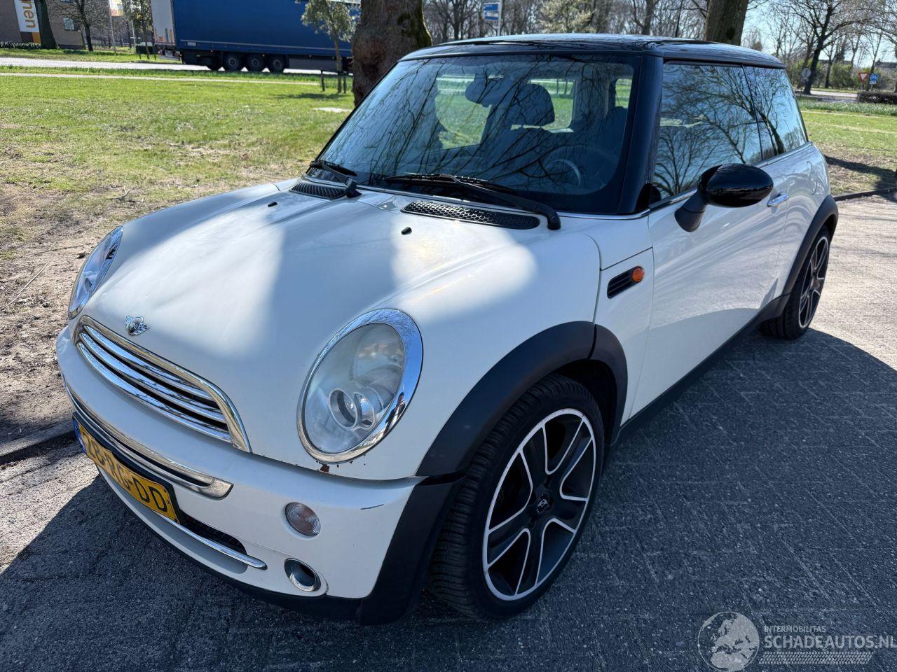Mini Cooper S 85 kW (116 PK) 1598 cc.