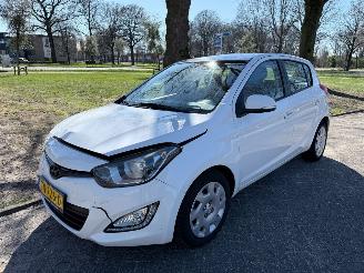 škoda osobní automobily Hyundai I-20 74 kW (101 PK) 1396 cc. 2013/3