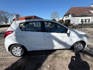 Hyundai I-20 74 kW (101 PK) 1396 cc. picture 6