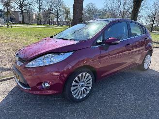 krockskadad bil auto Ford Fiesta 60 kW (82 PK)  1242 cc. 2009/10