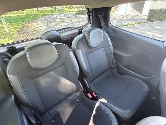 Renault Twingo 50 kW (68 PK) en een cilinderinhoud van 998 cc. picture 14