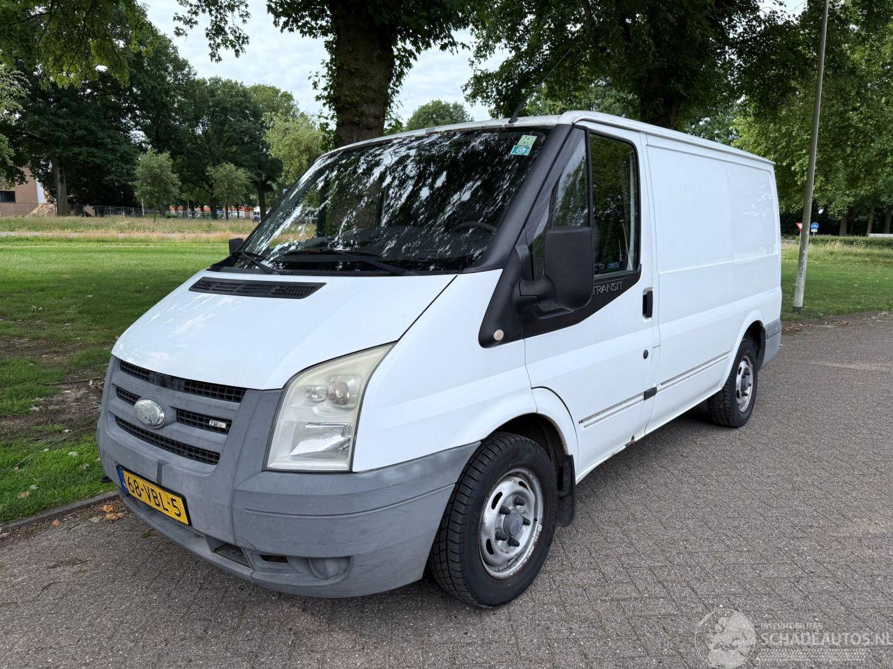 Ford Transit 63 kW (86 PK)  2198 cc.