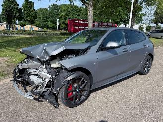 krockskadad bil auto BMW 1-serie 131 kW (178 PK)  1998 cc.M 2023/2