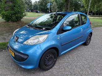 Auto incidentate Peugeot 107 50 kW (68 PK)  998 cc. 2006/8