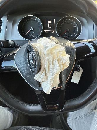 Volkswagen Golf 1.0 tsi picture 20