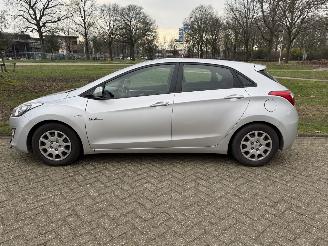 Hyundai I-30  picture 2