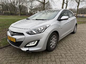 damaged passenger cars Hyundai I-30  2014/1