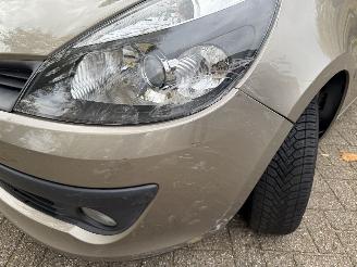 Renault Clio  picture 16