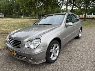 Schadeauto Mercedes C-klasse 220 CDI 2006/1