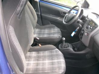 Peugeot 108 1.0 Allure 5 Drs picture 21