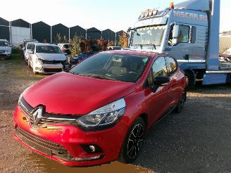 krockskadad bil auto Renault Clio 1.2  Limited 2017/1