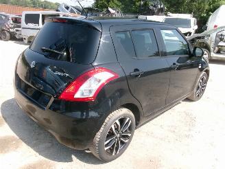 Suzuki Swift 1.3 DDIS - 5 Drs-  Grand Luxe picture 4
