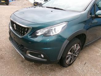 Peugeot 2008 1.2 Allure picture 6
