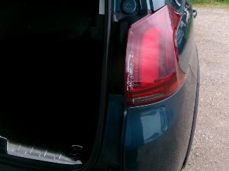 Peugeot 2008 1.2 Allure picture 15