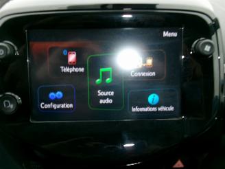 Peugeot 108 1.0 Allure Top picture 35
