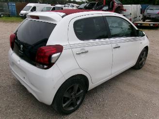 Peugeot 108 1.0 Allure Top picture 4