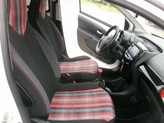 Peugeot 108 1.0 Allure Top picture 24
