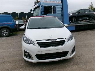 Peugeot 108 1.0 Allure Top picture 8