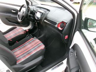 Peugeot 108 1.0 Allure Top picture 22