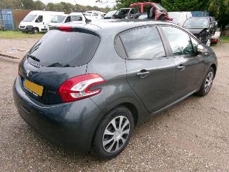 Peugeot 208 1.2 Allure 5 Drs picture 4
