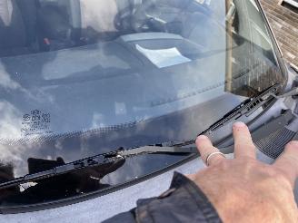 Hyundai Tucson 2.0i Dynamic version Van/Grijs kenteken picture 31