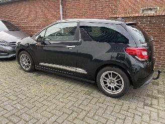 skadebil auto Citroën DS3 Auto is gereserveerd e-HDI 1.6 So Chic 2012/3