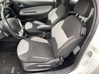 Citroën DS3 1.2 VTI Chic Motorschade picture 3