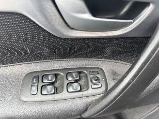 Volvo S-60 2.4 20V 140 Sedan 4Dr Benzine 2 435cc 103kW (140pk) FWD picture 10