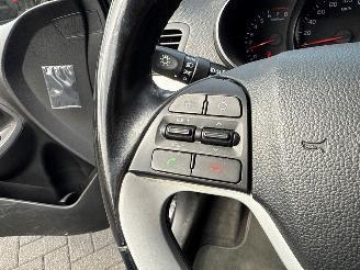 Kia Picanto 1.0 12V Hatchback  Benzine 998cc 49kW (67pk) FWD picture 22