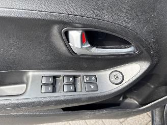 Kia Picanto 1.0 12V Hatchback  Benzine 998cc 49kW (67pk) FWD picture 13