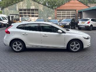 Volvo V-40 1.6 T2 GTDi 16V Hatchback 4Dr Benzine 1.596cc 88kW (120pk) FWD picture 6