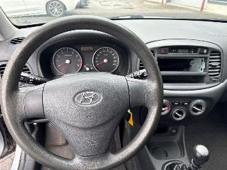 Hyundai Accent 1.4i 16V Hatchback  Benzine 1.399cc 71kW (97pk) FWD picture 12