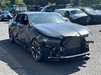 krockskadad bil auto BMW i5 BMW I5 M60 442 KW (601 PK) xDrive 84 kWh panoramadak, carplay, 360 camera 2023/10