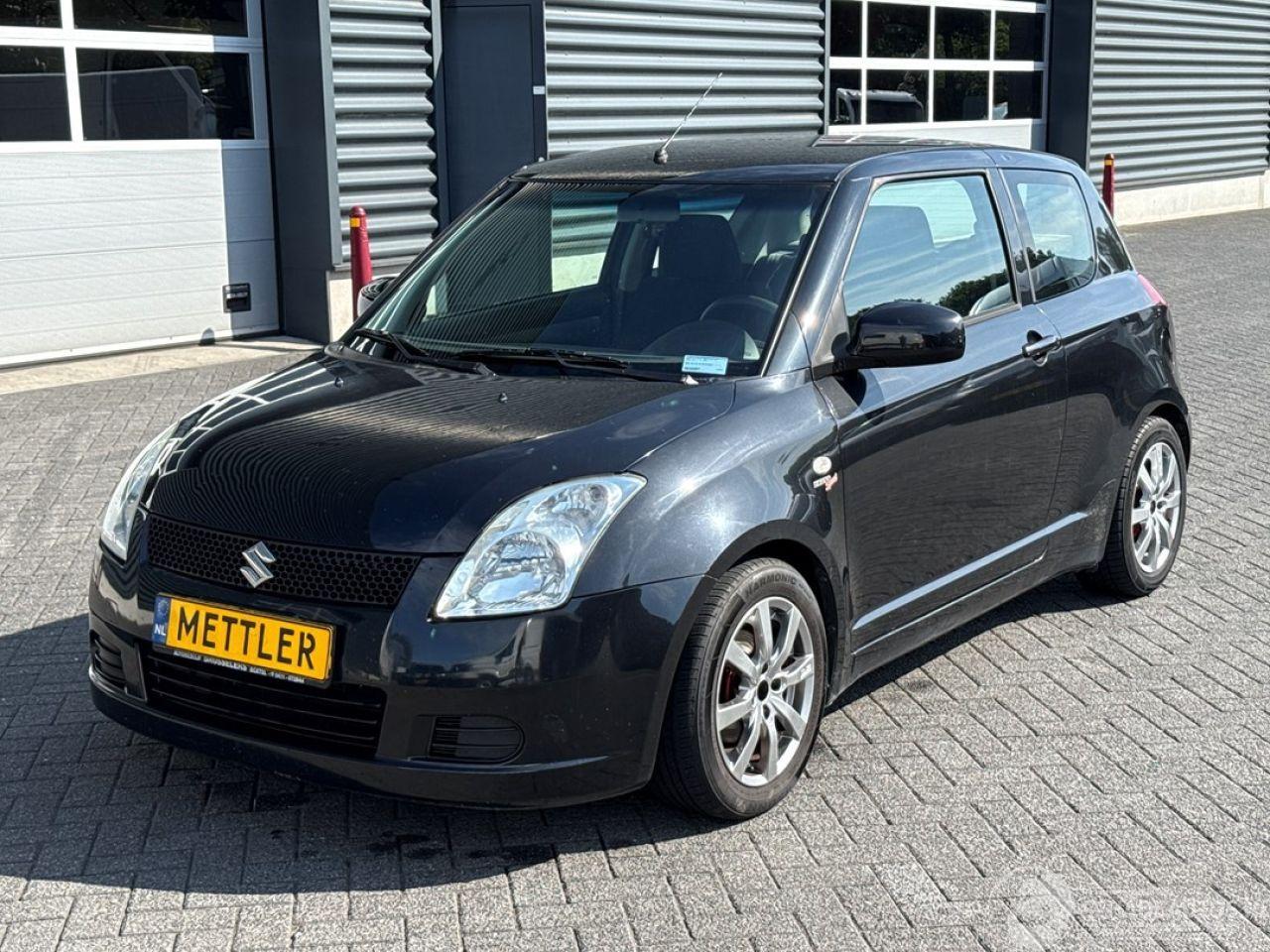 Suzuki Swift 1.3 VVT 16V Hatchback  Benzine 1.328cc 68kW (92pk) FWD 2005
